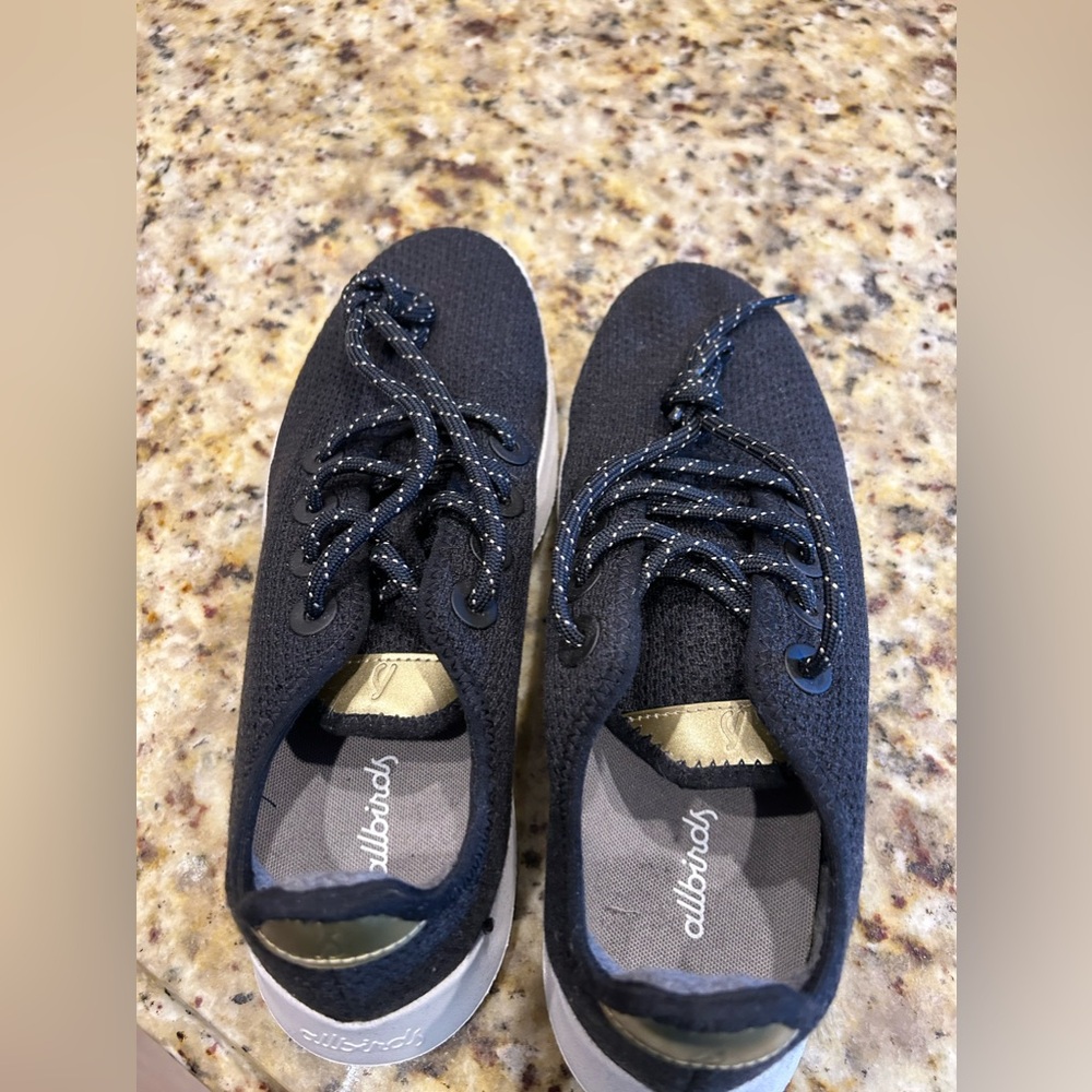 ALLBIRDS Women’s Tree Runners Size 9-Black NEW